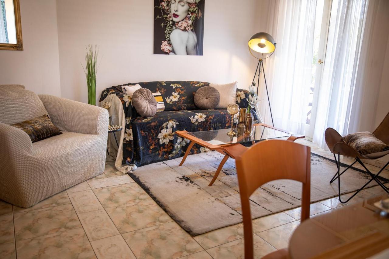 Villa Mareonda - Apartments Sussurro Rovigno Esterno foto