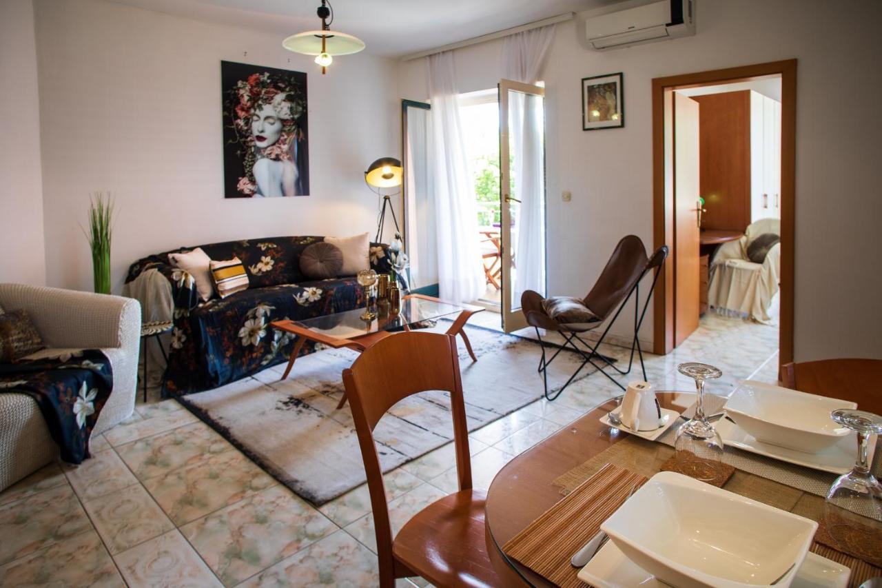 Villa Mareonda - Apartments Sussurro Rovigno Esterno foto
