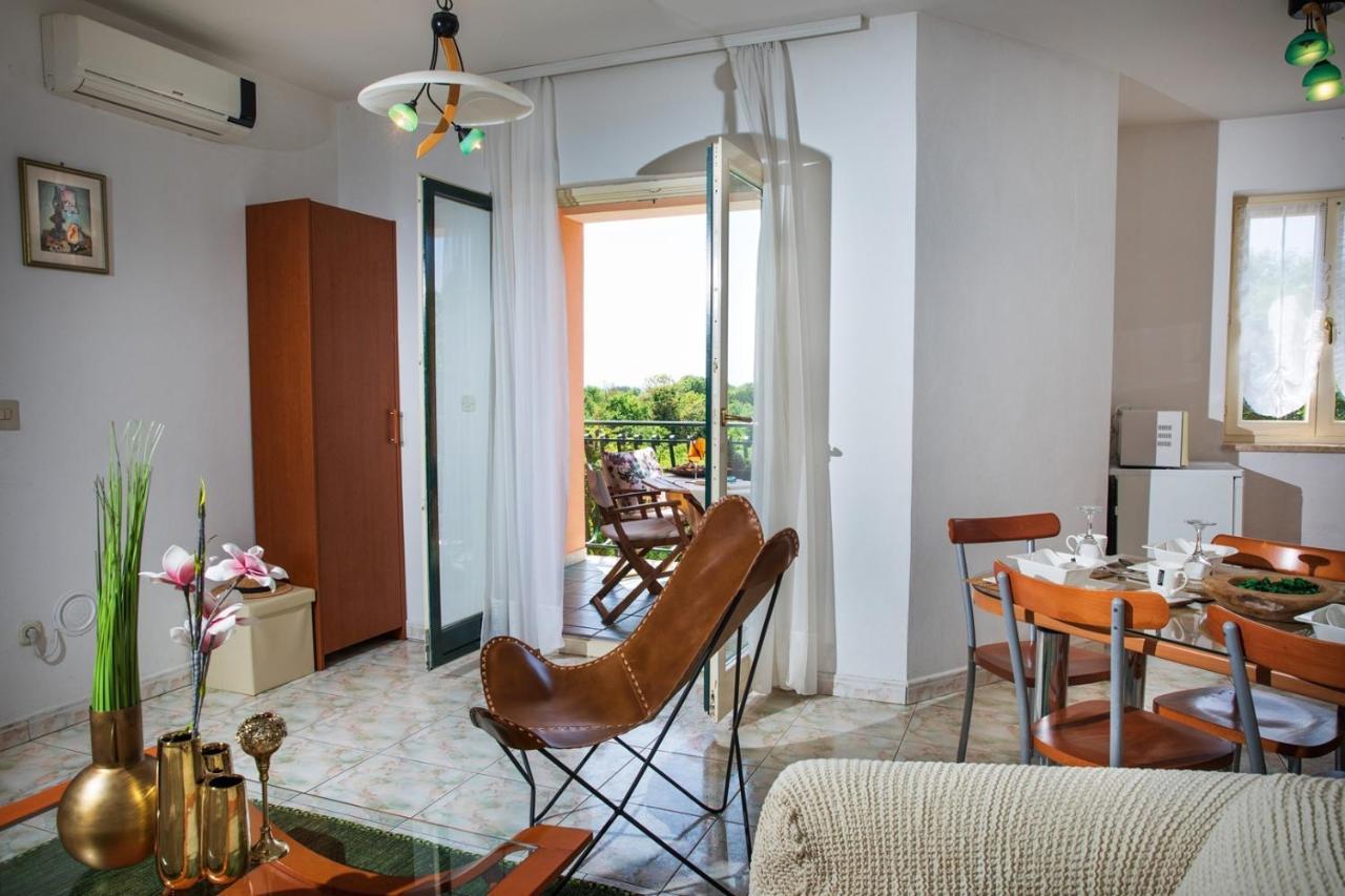 Villa Mareonda - Apartments Sussurro Rovigno Esterno foto