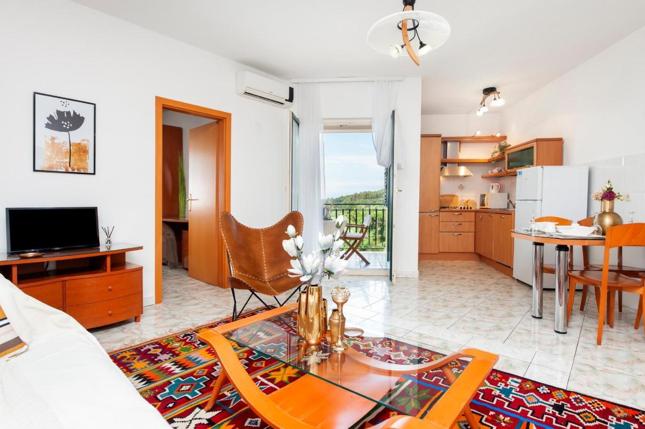 Villa Mareonda - Apartments Sussurro Rovigno Esterno foto